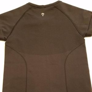 Ivivva fly tec black short sleeve top